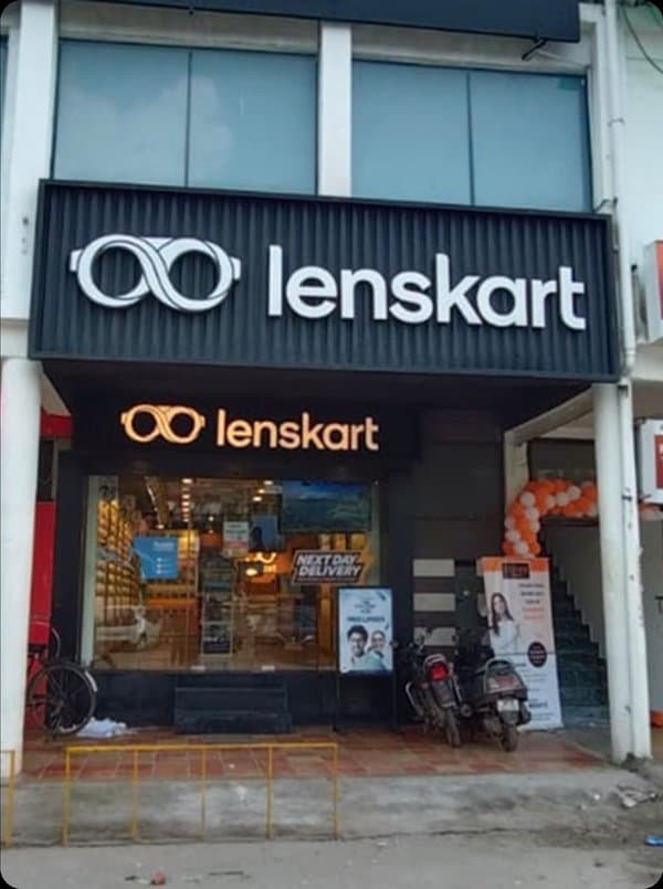 Pan-India signage deployment at franchise store